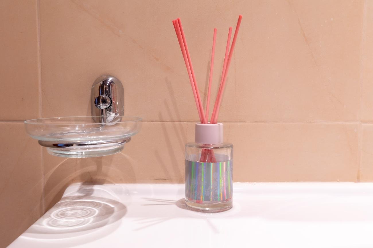 Components of a Cheap Reed Diffuser