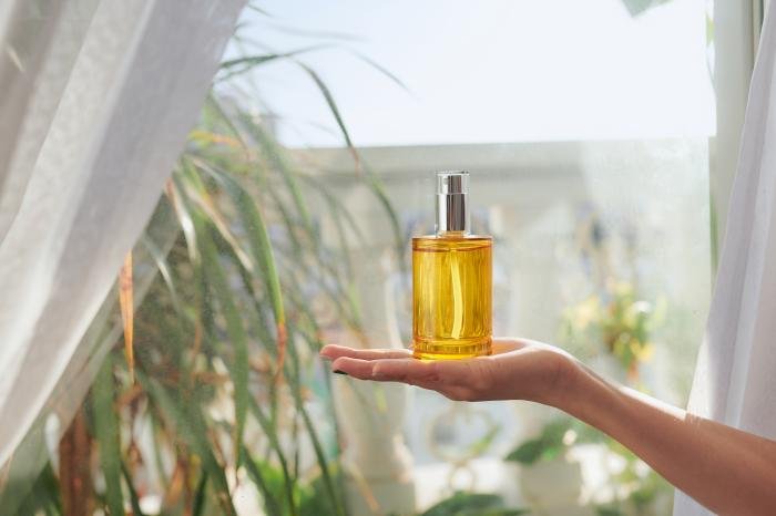 Installation de production d'huile de parfum durable