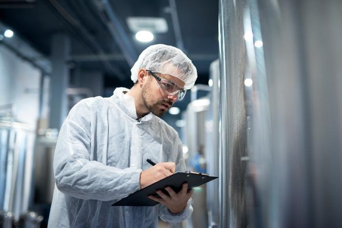 Essais de contrôle de la qualité pour la fabrication de parfums à base d'huile