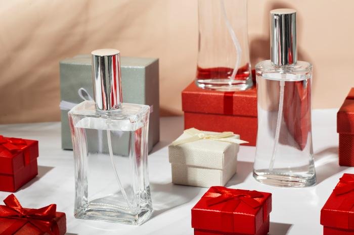 Oil-based fragrances vs traditional alcohol perfumes comparison