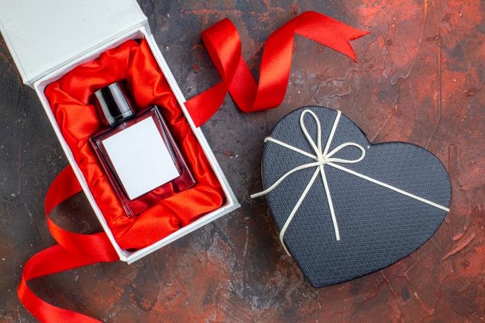 Premium perfume gift sets with luxury packaging and presentation